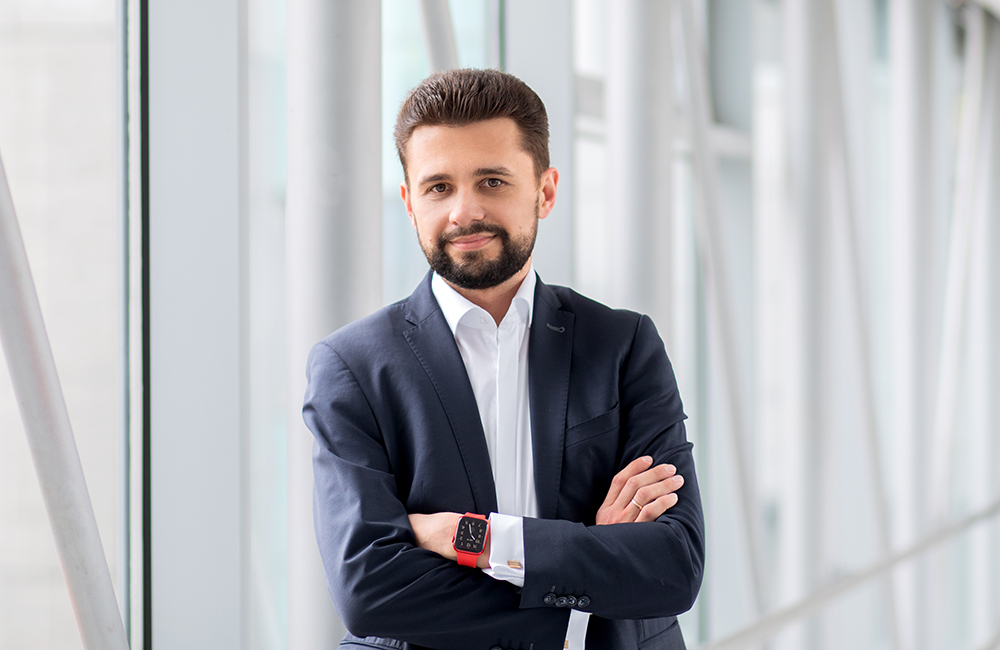 Bartosz Jan Domburg, Compliance-Beauftragter